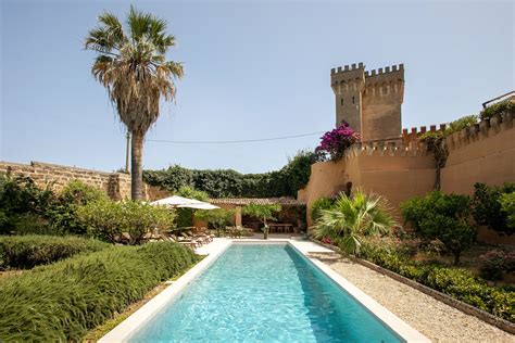 villas in sicily